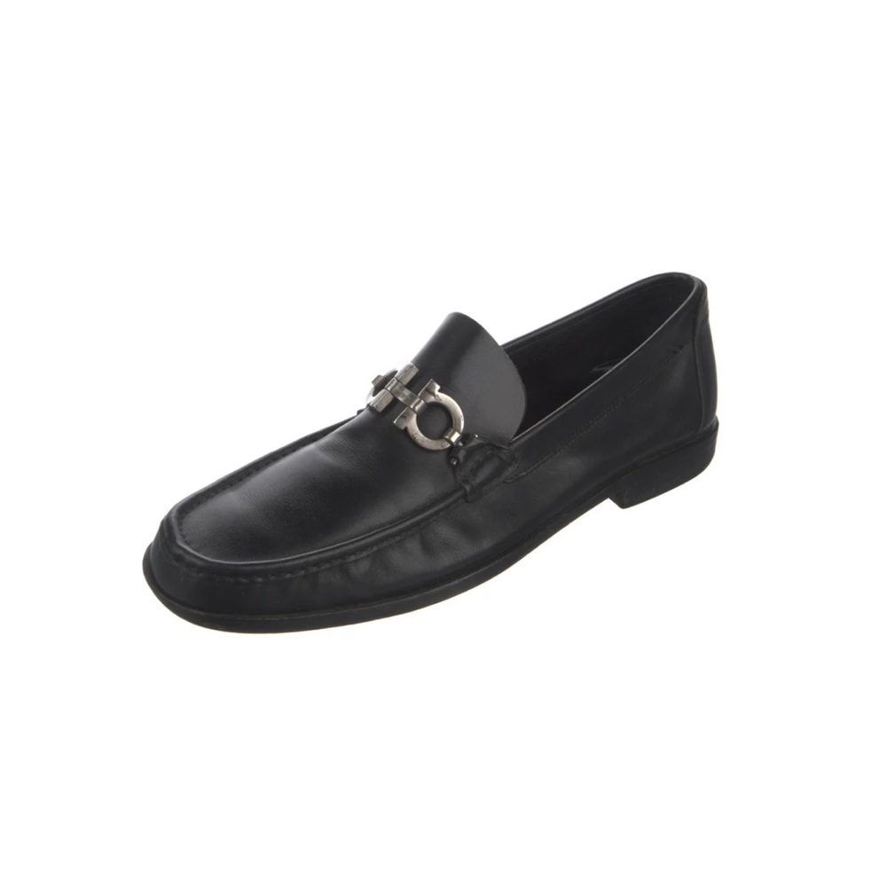 Salvatore Ferragamo men’s leather dress show with gancini logo detail
